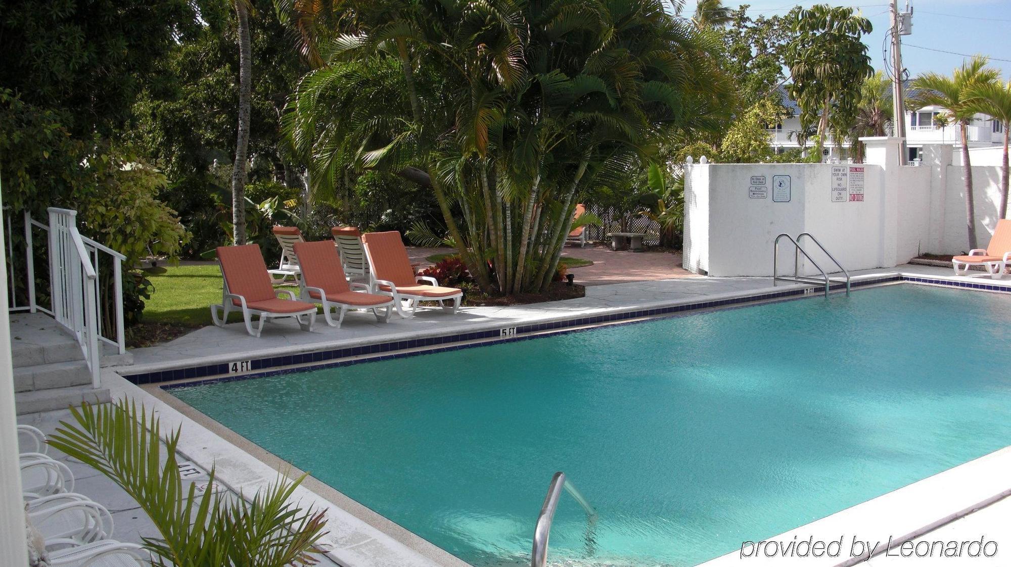 Olde Marco Island Inn And Suites Удобства фото