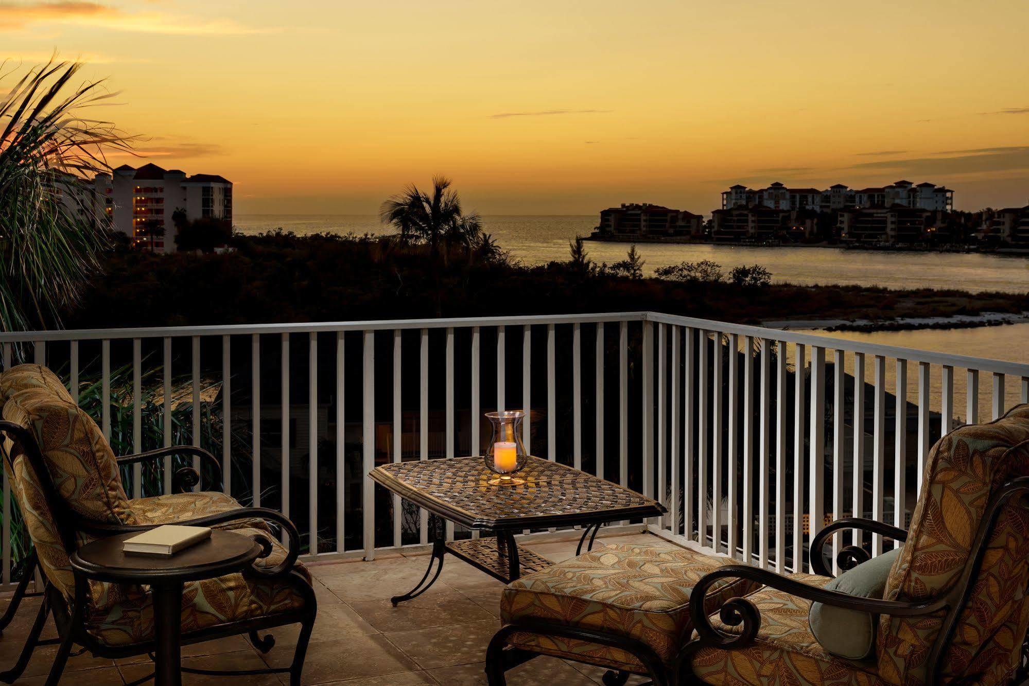 Olde Marco Island Inn And Suites Экстерьер фото